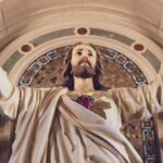 Estátua do Sagrado Coração de Jesus antes de ser vandalizada. Crédito: Instagram da Diocese de El Paso.