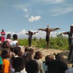Via Sacra, na Sexta-feira Santa, em meio à população do Haiti / Foto: Missão Belém