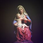 Estatueta de Maria Santíssima. Créditos: Pexels
