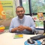 Padre Patrick e o texto base da CF 2022. Créditos: CNBB