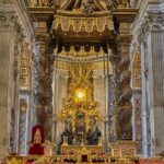 Altar da Basílica de São Pedro. Créditos: Pixabay