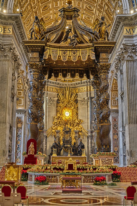 Altar da Basílica de São Pedro. Créditos: Pixabay